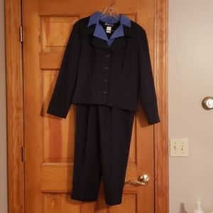 Woman's pants suit set